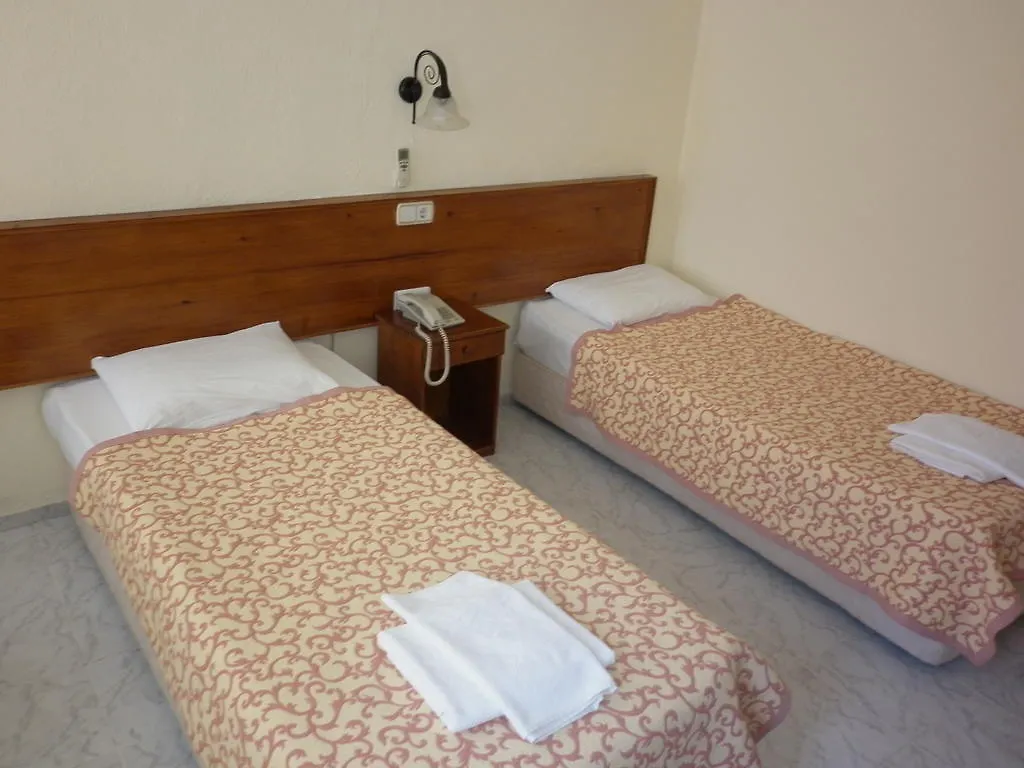 Oezguer Hotel 0*, 페티예
