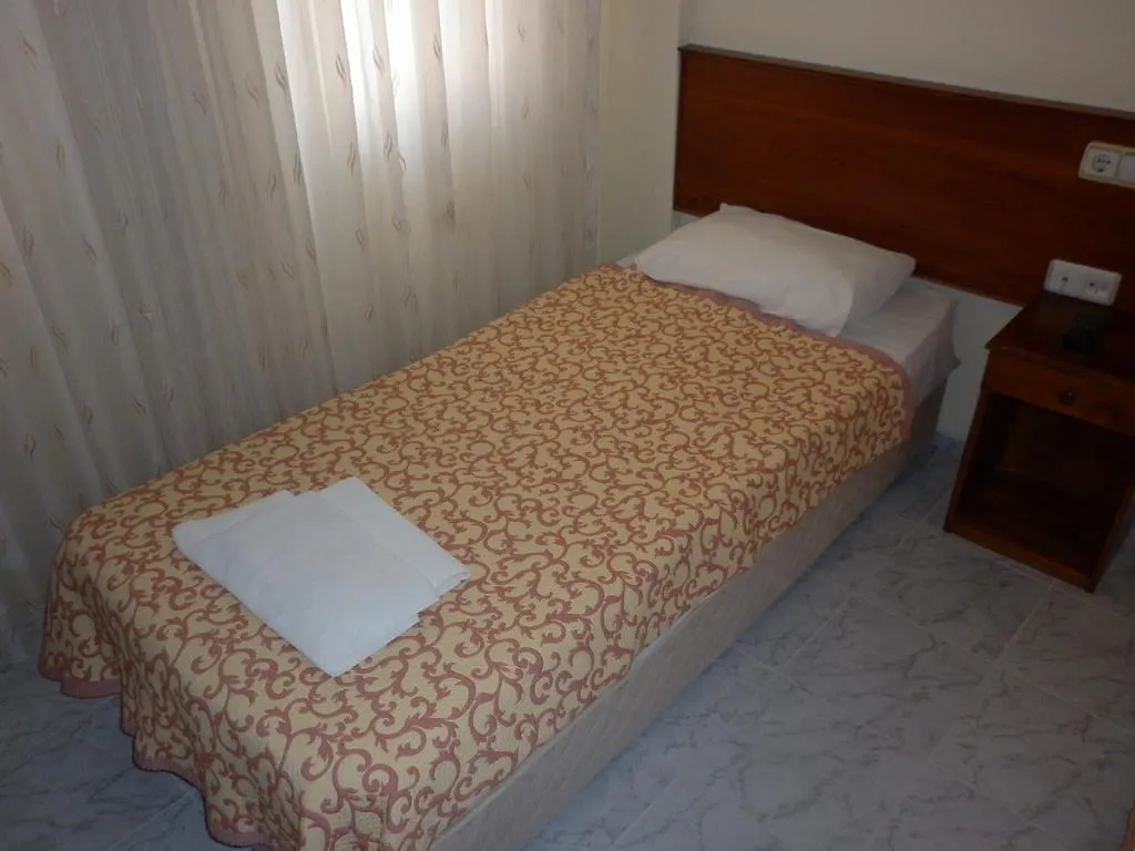 Oezguer Hotel  Fethiye